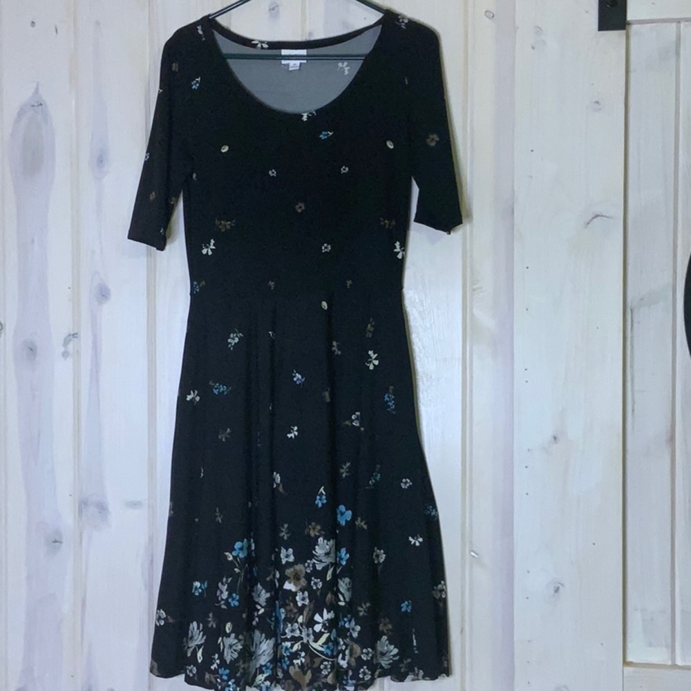 LuLaRoe dress with pockets! NWOT.  Size M